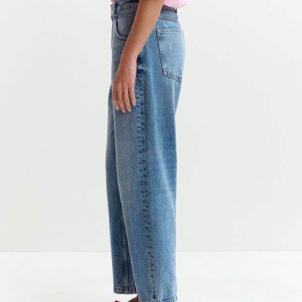 Essentiel Antwerp Blue organic cotton cropped boyfriend jeans - Essentiel Antwerp Pants - Colorful Belgian Design - Shop at Coveti