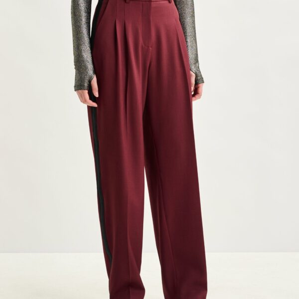 Essentiel Antwerp Burgundy tapered pants with crease - Essentiel Antwerp Pants - Colorful Belgian Design - Shop at Coveti