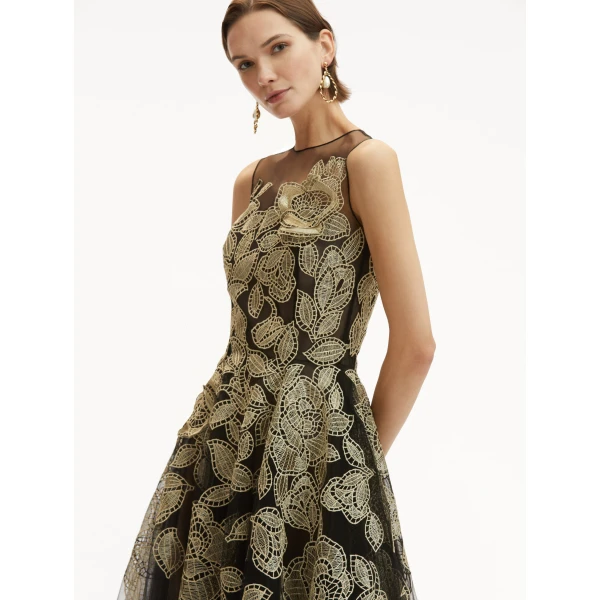 Oscar de la Renta Gold Foil Rose Appliqué Gown - Oscar de la Renta Dresses - American Couture - Shop at Coveti