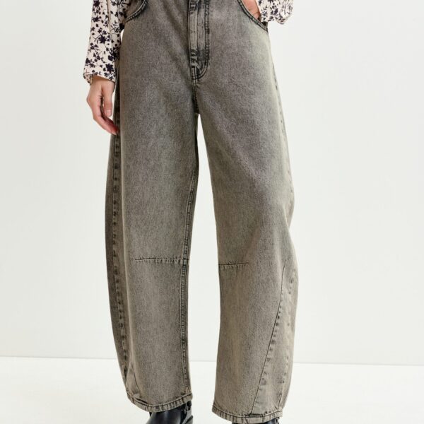 Essentiel Antwerp Grey and beige overdyed organic cotton barrel-leg jeans - Essentiel Antwerp Pants - Colorful Belgian Design - Shop at Coveti