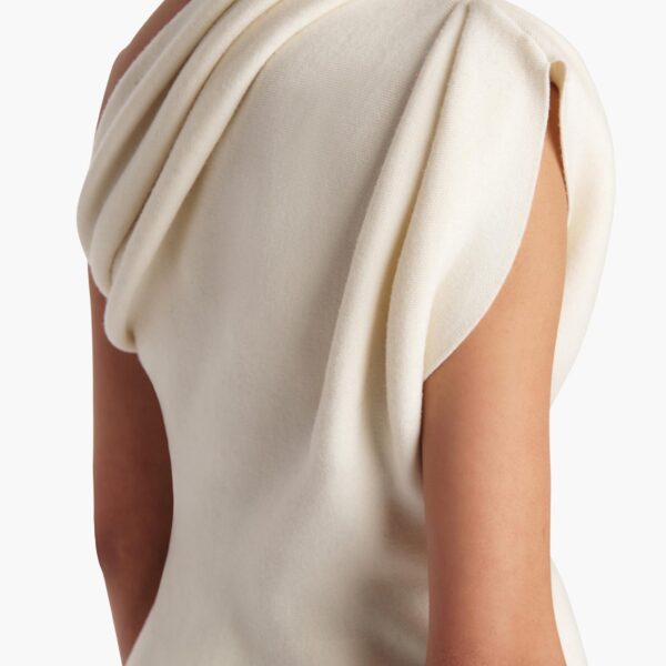 available now at Coveti.
