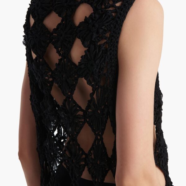 available now at Coveti.