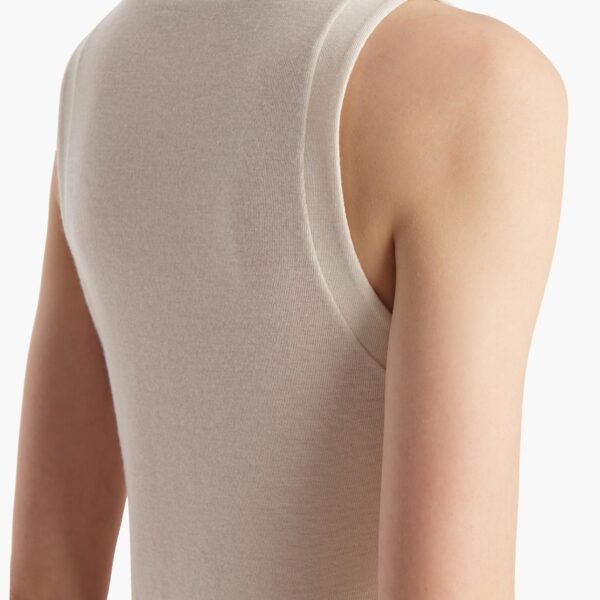 available now at Coveti.