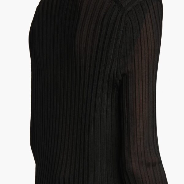 available now at Coveti.
