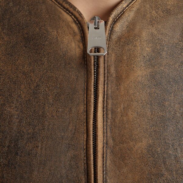 available now at Coveti.