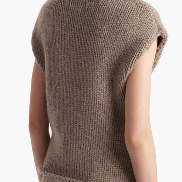 available now at Coveti.