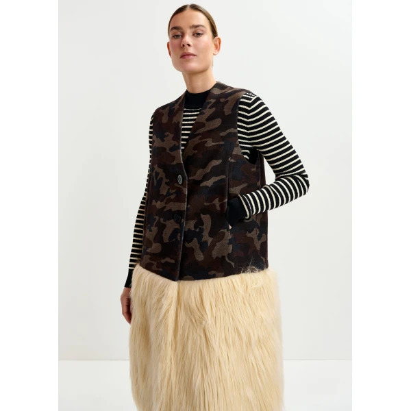 Essentiel Antwerp Khaki, beige and black camouflage wool-blend sleeveless jacket with off-white faux fur, view 5