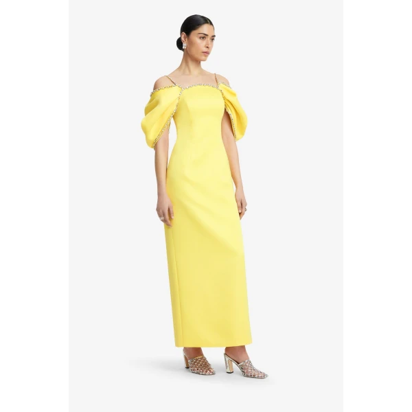 Gathered sculptural sleeve