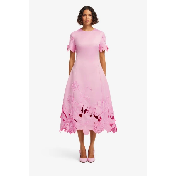 Round neckline