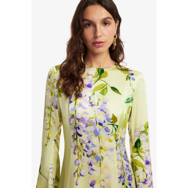 Round neckline