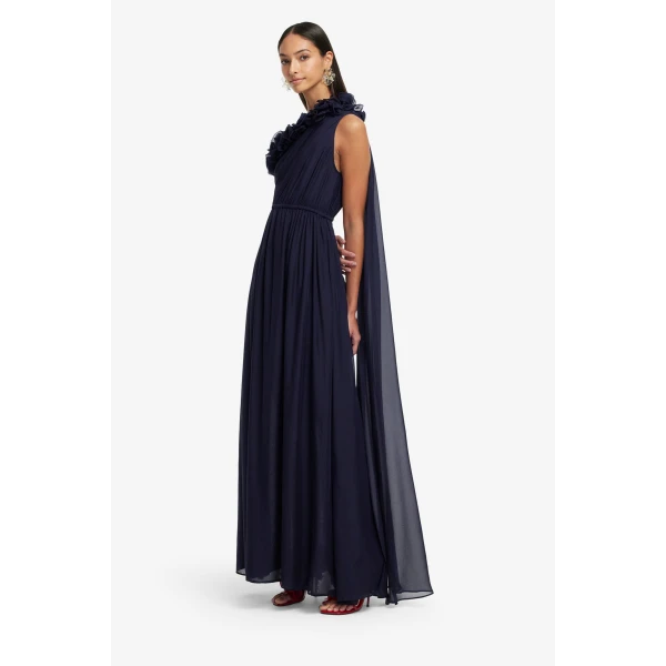 Shoulder back fabric drapery