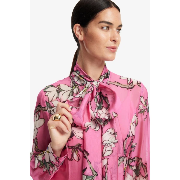 High neckline