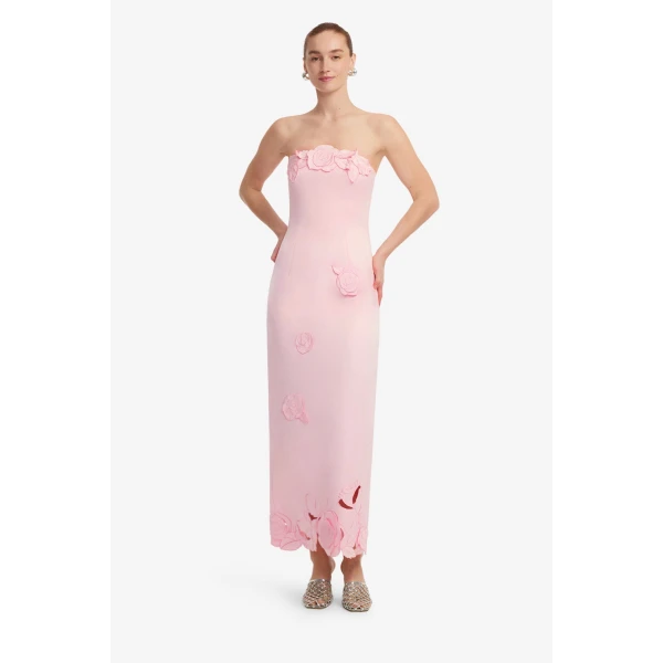 Strapless neckline