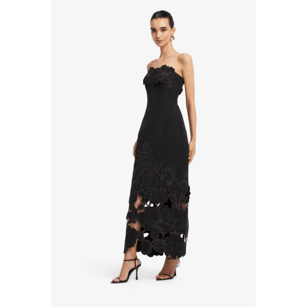Strapless neckline