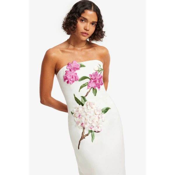 3D appliqué floral embellishments