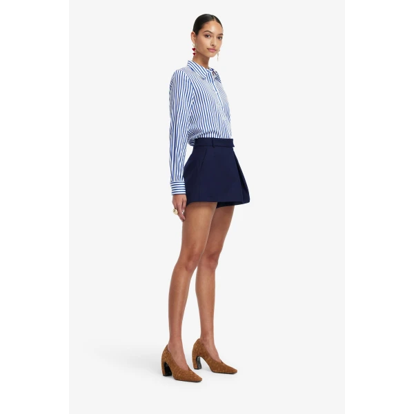 Long sleeves with button cuffs