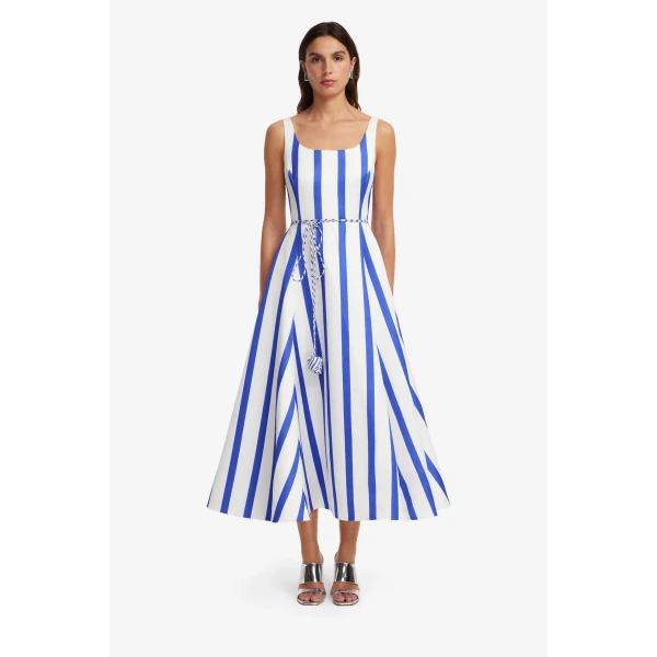 Square neckline