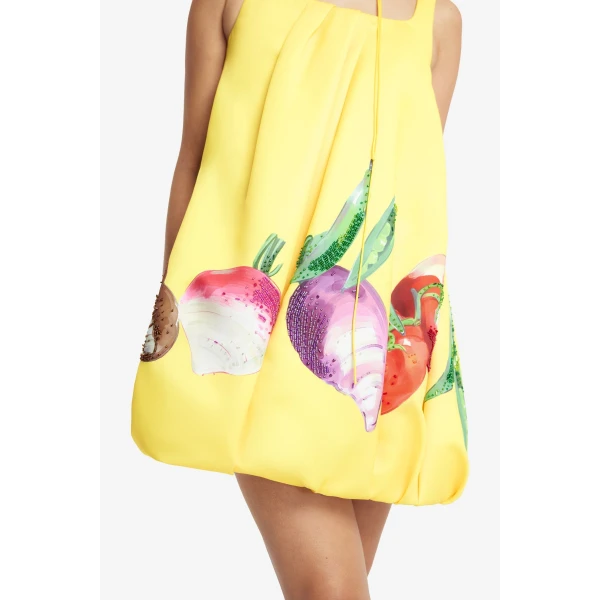 Square neckline