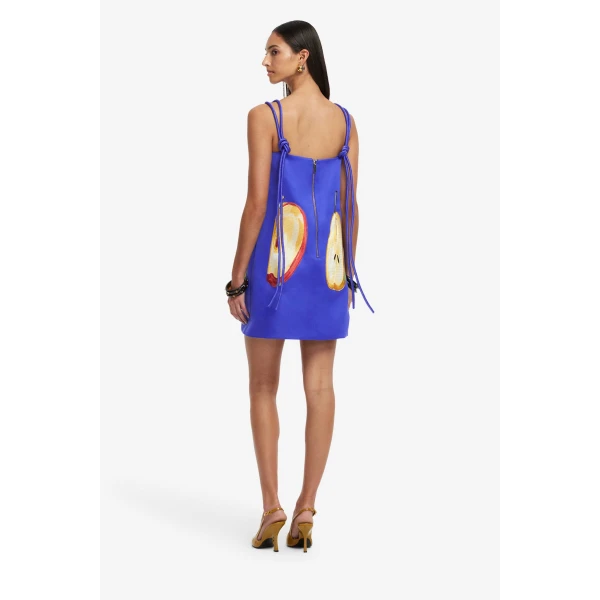 V neckline