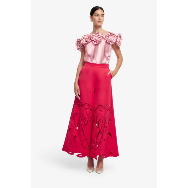 Wide leg silhouette