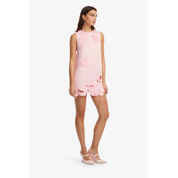 Round neckline