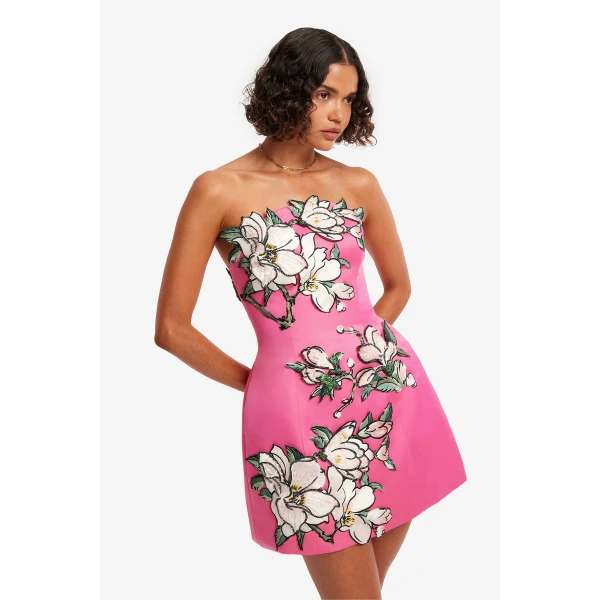 Strapless neckline