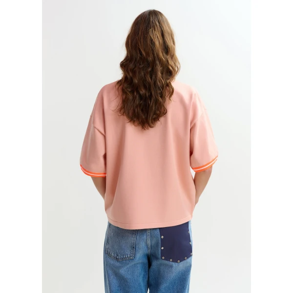 Essentiel Antwerp Light pink slightly cropped knit T-shirt with orange contrasting trim, view 4