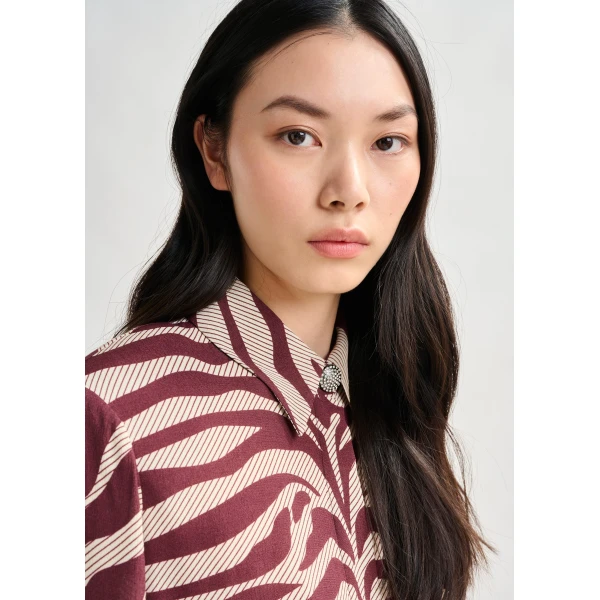 Essentiel Antwerp Off-white and burgundy zebra-jacquard shirt with rhinestone-encrushed button, view 5