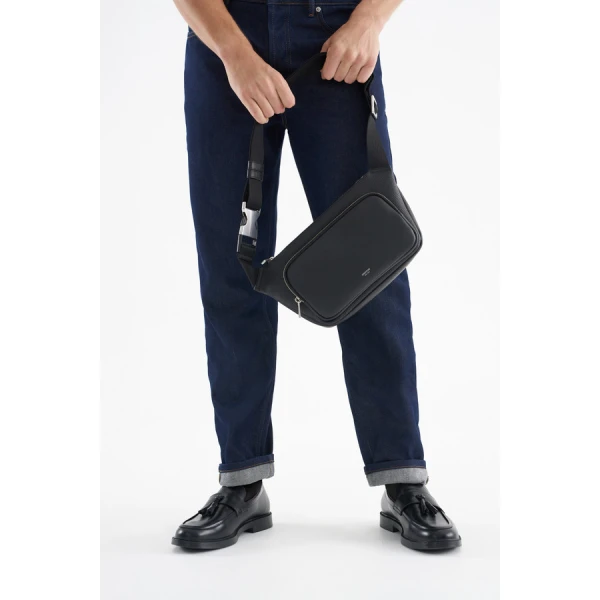 Larsen Sling Bag - Image 4