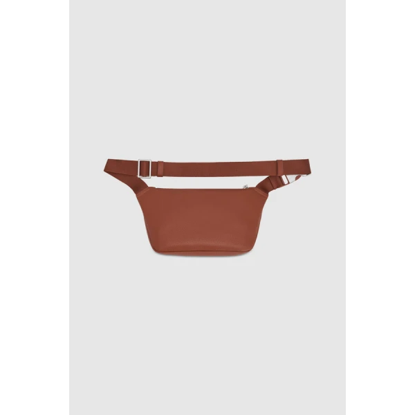Larsen Sling Bag - Image 4