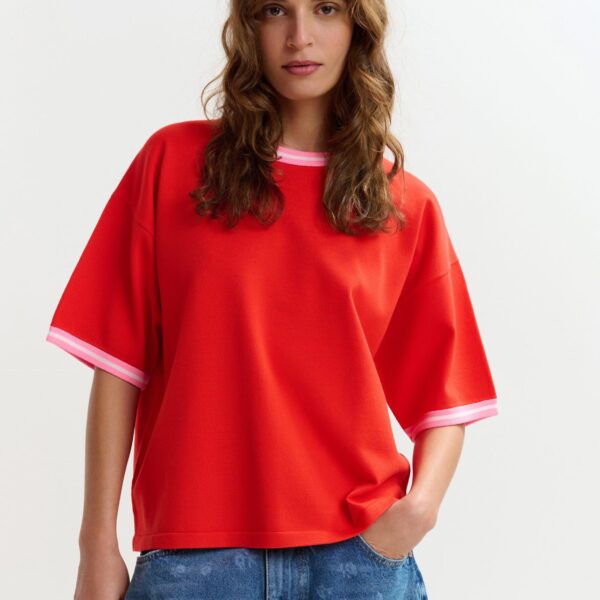 Essentiel Antwerp Red slightly cropped knit T-shirt with pink contrasting trim - Essentiel Antwerp Shirts - Colorful Belgian Design - Shop at Coveti