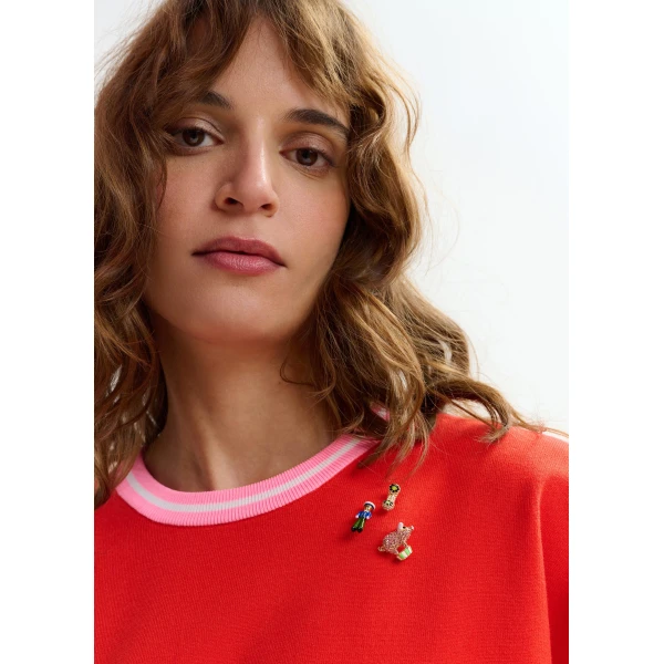 Essentiel Antwerp Red slightly cropped knit T-shirt with pink contrasting trim, view 5
