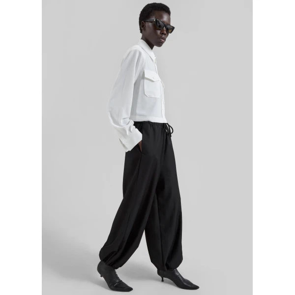 The Frankie Shop Aubray Balloon Pants – Black, view 4