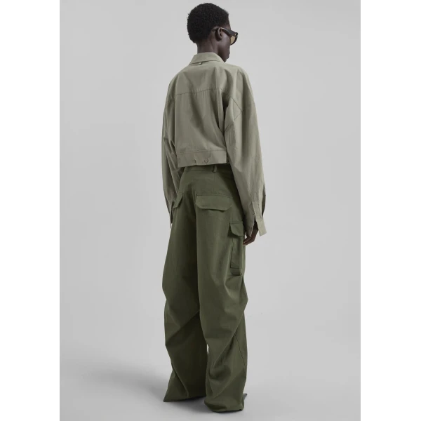 The Frankie Shop Bronte Cargo Pants – Army Green, view 9