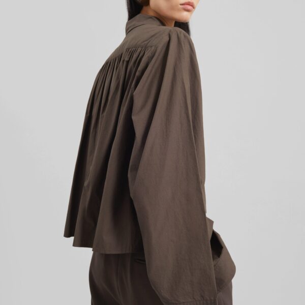 The Frankie Shop Dharoi Adjustable Sleeve Layered Shirt - Brown - Oversized Minimalist Tops in Brown - Shop at Coveti