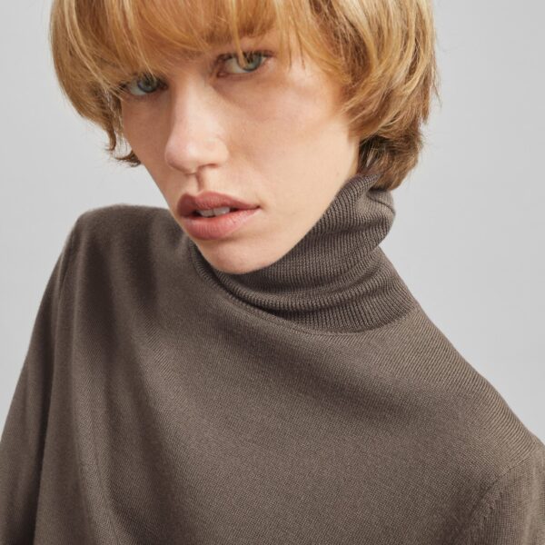 The Frankie Shop Eve Thin Turtleneck Sweater - Dark Taupe - Oversized Minimalist Knitwear in Brown - Shop at Coveti