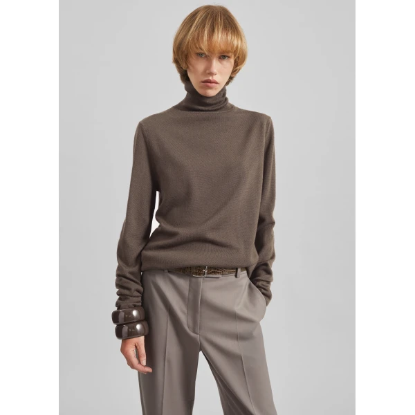 The Frankie Shop Eve Thin Turtleneck Sweater – Dark Taupe, view 4