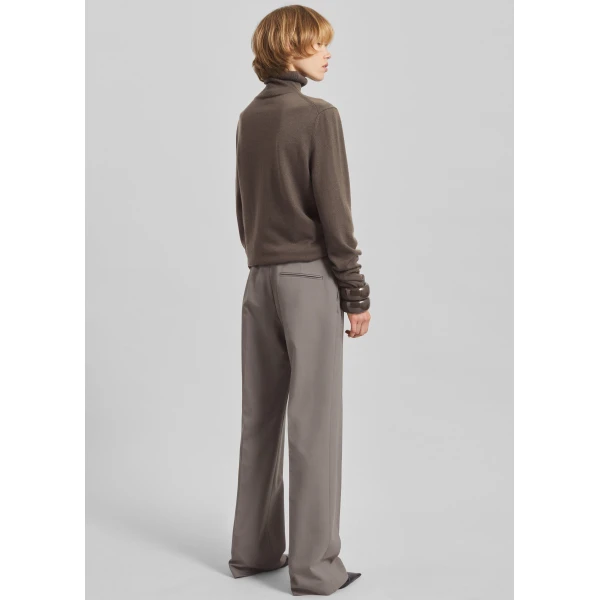 The Frankie Shop Eve Thin Turtleneck Sweater – Dark Taupe, view 6