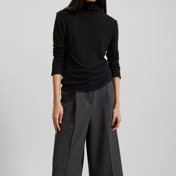 The Frankie Shop Loulou De Saison Gallinara Lds Second Skin Jersey Sweater - Black - Oversized Minimalist Knitwear in Black - Shop at Coveti
