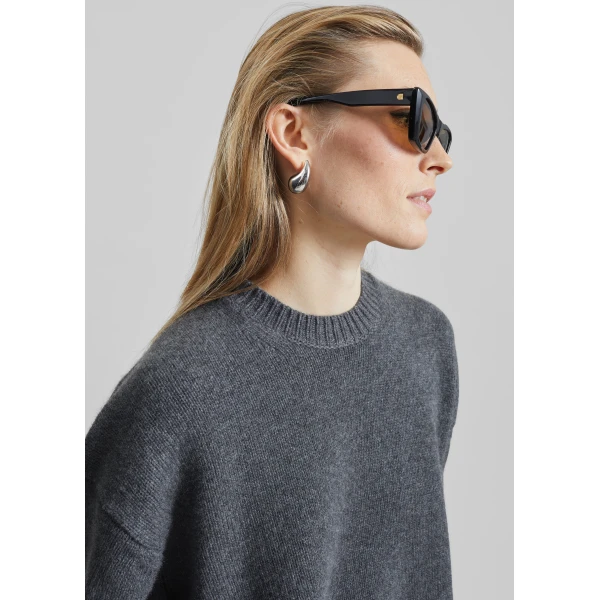The Frankie Shop Loulou De Saison Pia Oversized Cashmere Sweater – Anthracite Melange, view 3