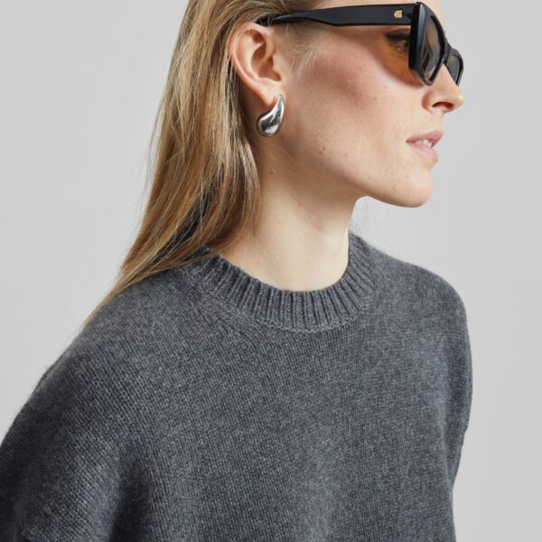 The Frankie Shop Loulou De Saison Pia Oversized Cashmere Sweater - Anthracite Melange - Oversized Minimalist Knitwear in Grey - Shop at Coveti