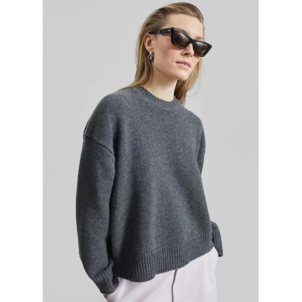 The Frankie Shop Loulou De Saison Pia Oversized Cashmere Sweater – Anthracite Melange, view 6
