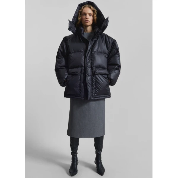 The Frankie Shop Riom Hooded Puffer Jacket – Black, view 6