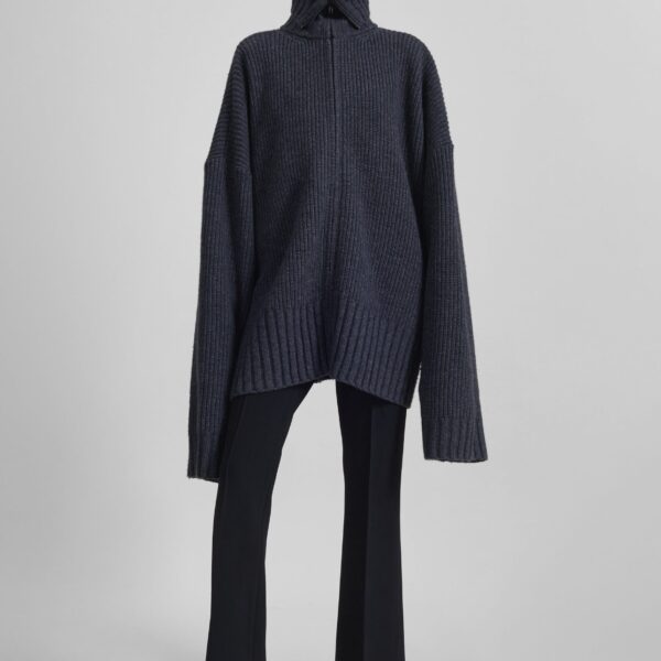 The Frankie Shop Saclay Oversized Zip-Up Cardigan - Charcoal - Oversized Minimalist Knitwear in Blue - Shop at Coveti