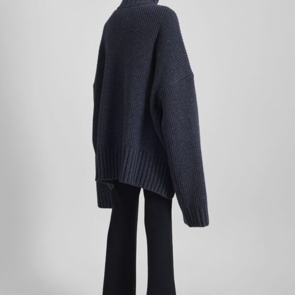 The Frankie Shop Saclay Oversized Zip-Up Cardigan - Charcoal - Oversized Minimalist Knitwear in Blue - Shop at Coveti