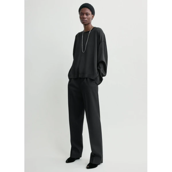 Toteme Tops with minimalist design at Coveti