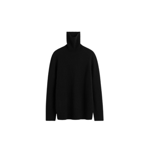 Toteme Knitwear with minimalist design at Coveti