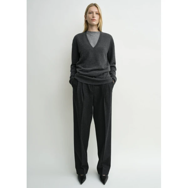 Cashmere v-neck knit charcoal - Image 3