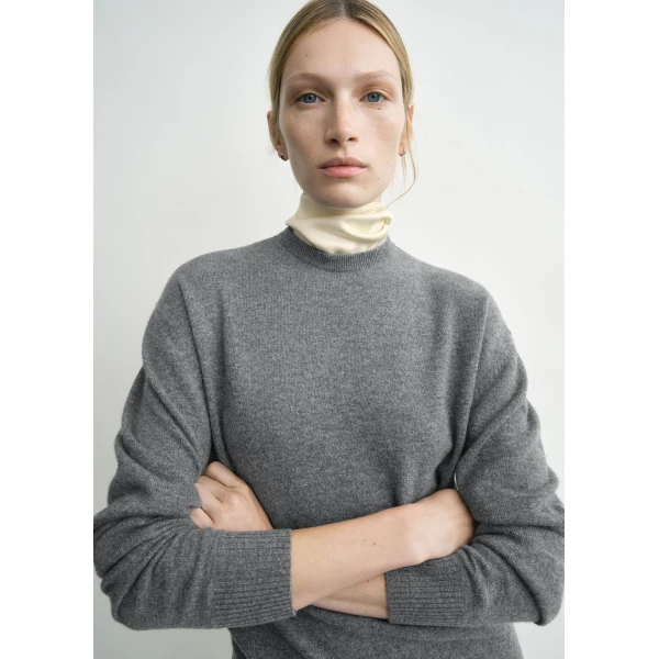 Classic cashmere crew knit mid grey - Image 5