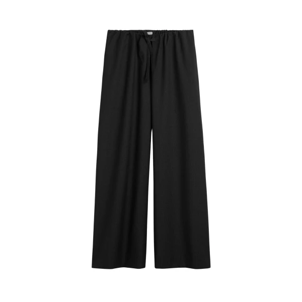 Toteme Pants with minimalist design at Coveti